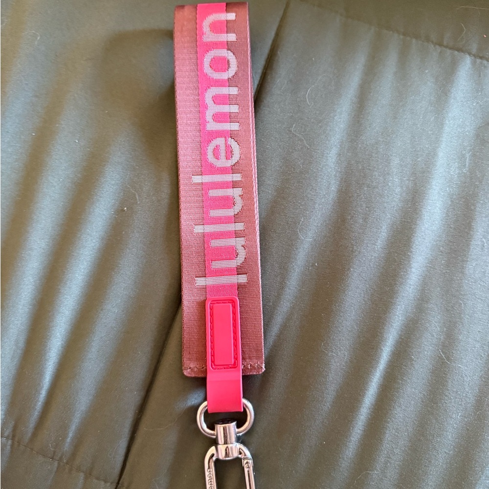 Lululemon neverlost keychain